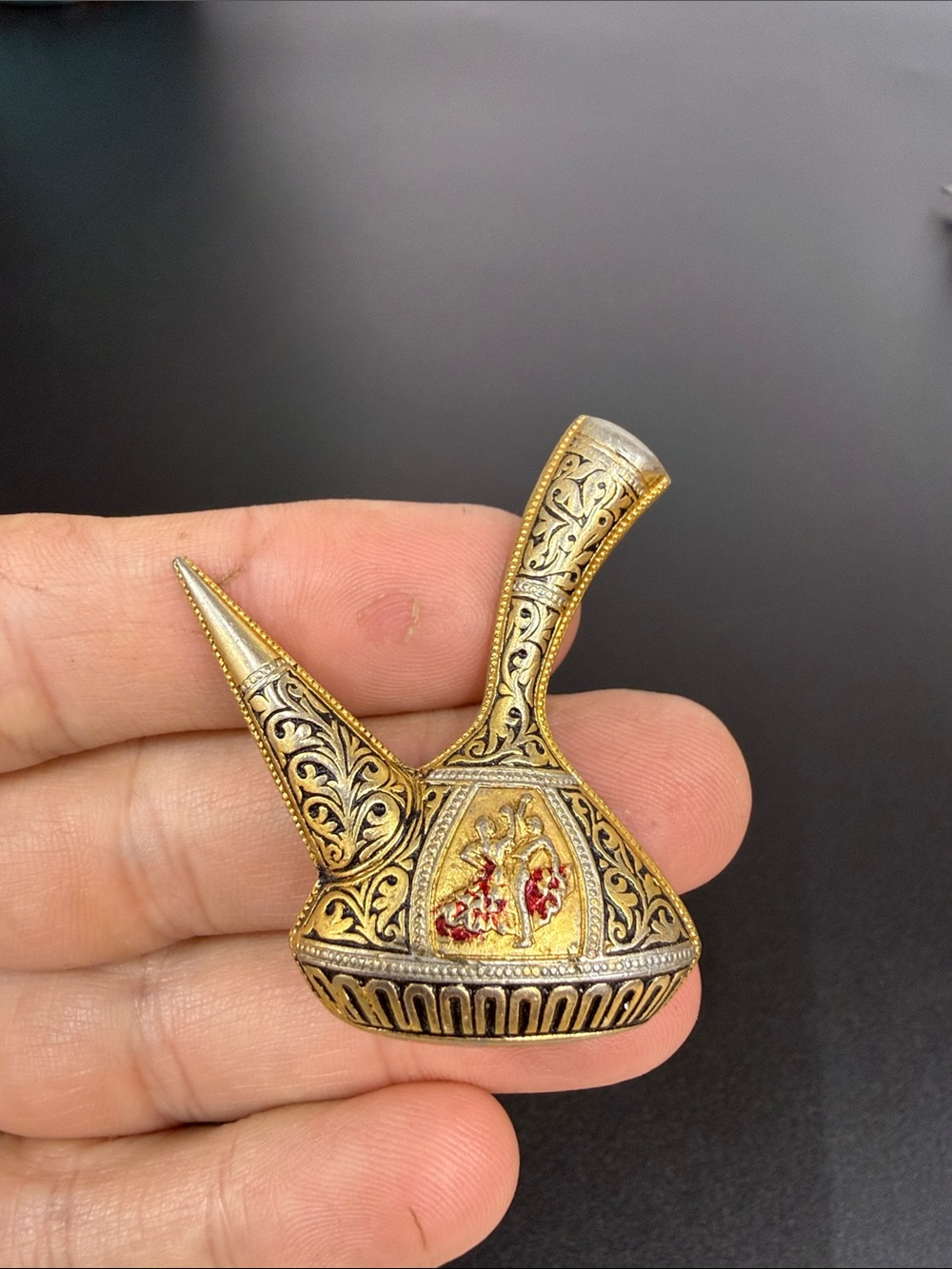 VINTAGE PIN BROOCH Damascene
